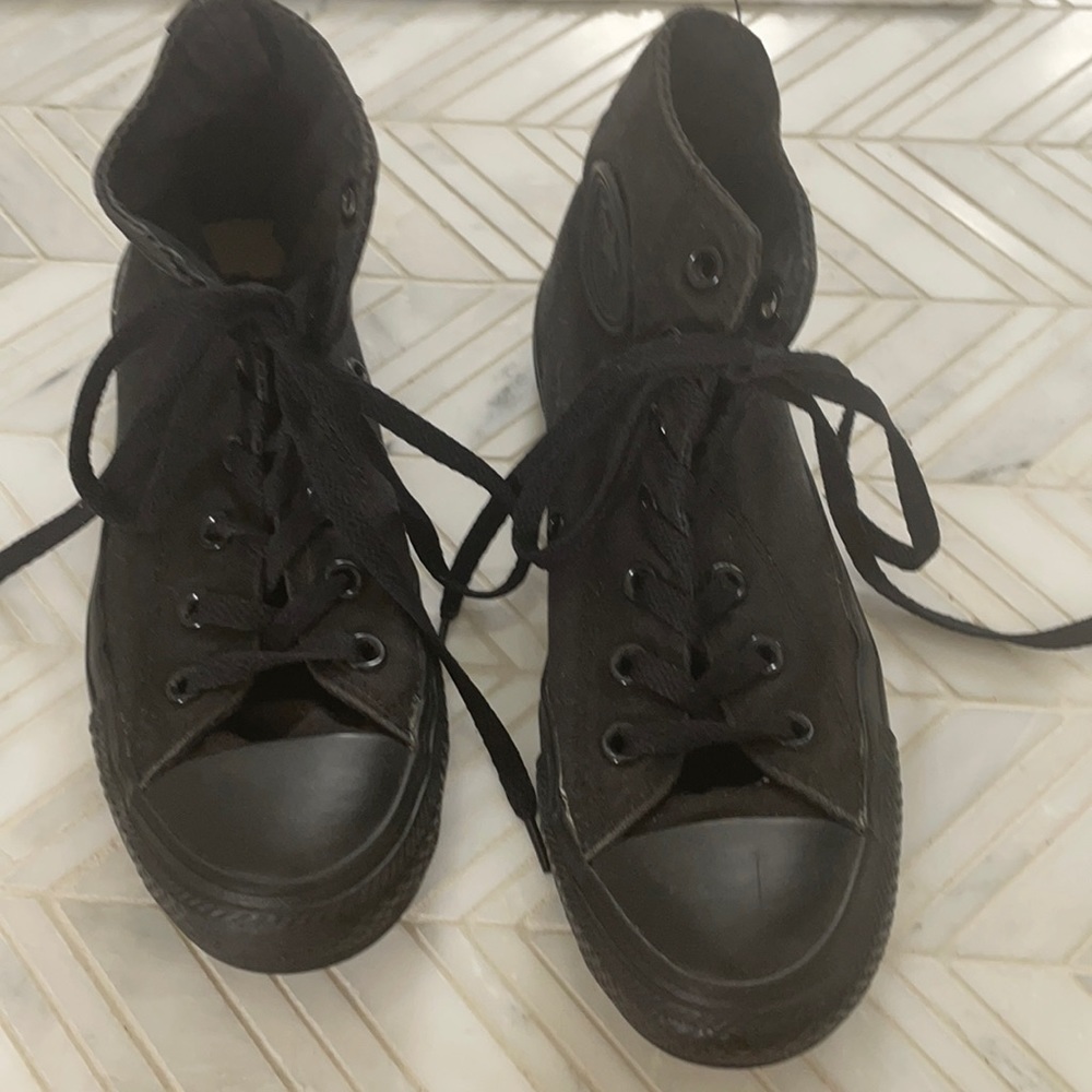Converse Black on Black Ladies 7